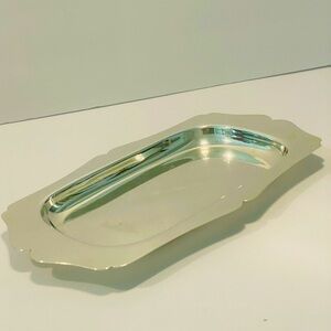 Antique Derby S.P. Co Internationals 1147 W.M.Mounts Platter Silver Plated 10.5”